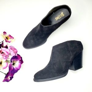 Trash Size 9 Mules Faux Suede Booties